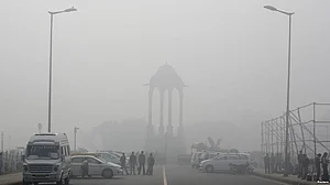 अच्छे दिन तो पता नहीं, बुरे दिनों के ‘घने कुहासे’ में घिरी है
अर्थव्यवस्था