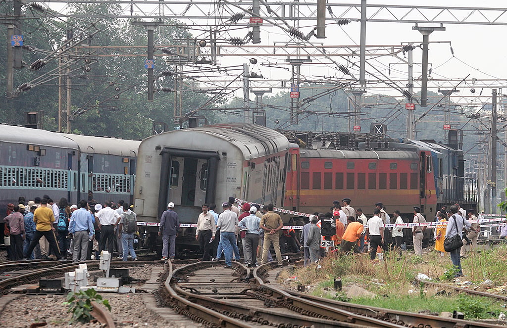 रेलवे को 5 दिन पहले पता था ‘राजधानी’ में खराब है पटरी