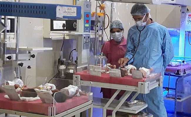 गोरखपुर और फर्रुखाबाद के बाद अब महाराष्ट्र का नासिक जिला अस्पताल बना बच्चों की कब्रगाह