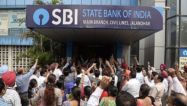नोटबंदी से फायदे के बाद भी बैंकों की हालत खराब क्यों है?