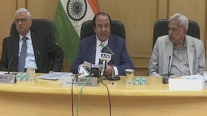 हिमाचल में 9 नवंबर को वोटिंग, लेकिन गुजरात के लिए वेटिंग:  क्या मोदी की गुजरात यात्रा का है इंतजार?