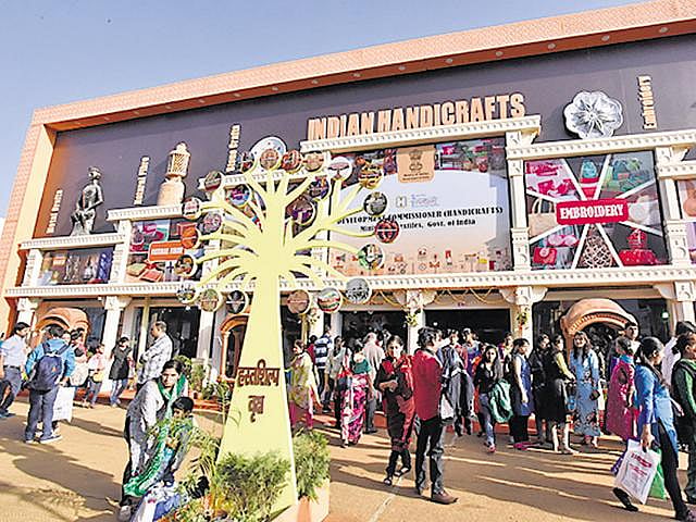 परंपरा और संस्कृति पर जीएसटी की मार, बेहाल हो गए बुनकर और शिल्पकार