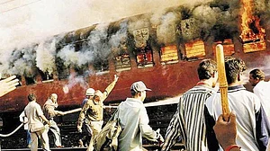 2002 के गोधरा कांड में बुरी तरह नाकाम रही थी गुजरात सरकार : हाईकोर्ट