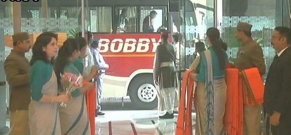 लो जी, अब टीम इंडिया को भगवा रंग दिया योगी सरकार ने
