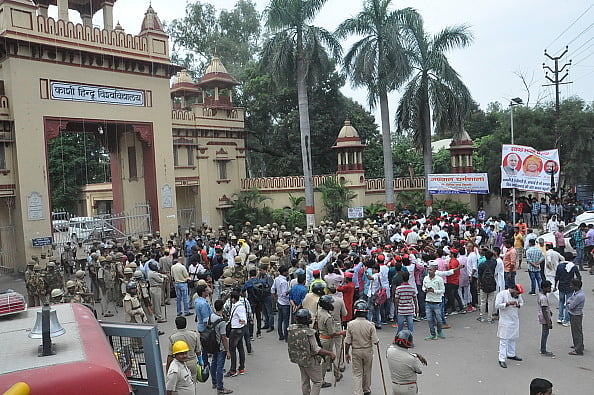 कैंपस लोकतंत्र की हत्या करने पर तुला बीएचयू प्रशासन, 14 छात्रों के खिलाफ एफआईआर