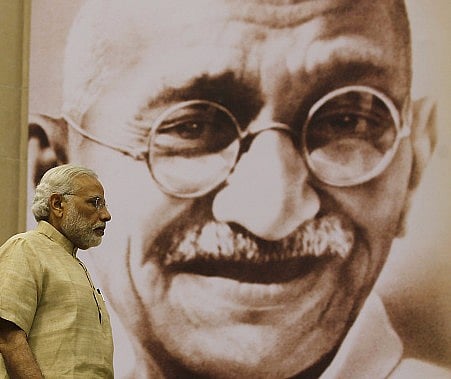गांधी जयंती विशेष : मोदी
क्यों कभी नहीं  अपना सकते गांधी जी को?