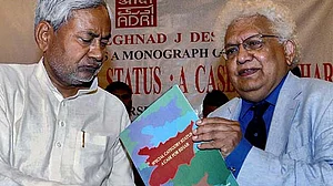 कॉपीराइट मामले में अब आईएएस देंगे नीतीश कुमार के खिलाफ गवाही !
