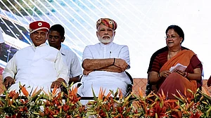 वसंधरा राजे के तानाशाह विधेयक के खिलाफ कोर्ट में याचिका दायर, 27 अक्टूबर को सुनवाई, वकील-पत्रकार भी लामबंद