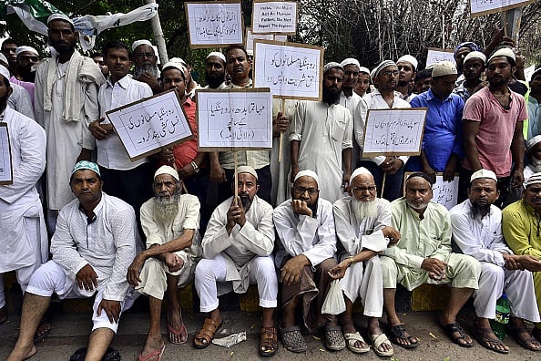 रोहिंग्या मुसलमानों
के मानवाधिकारों का ध्यान रखे सरकार : सुप्रीम कोर्ट