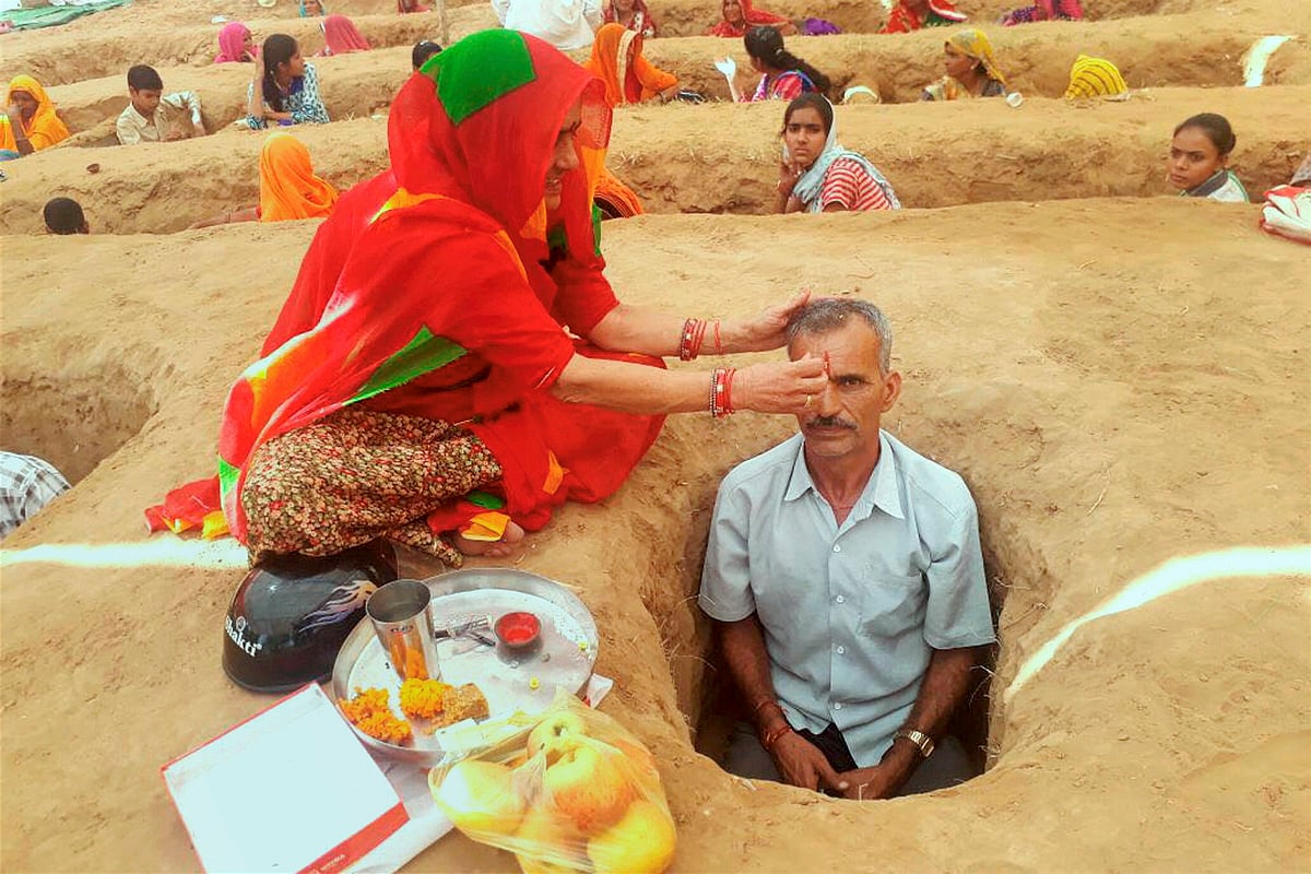 भाई दूज की धूम, और भी बहुत कुछ...