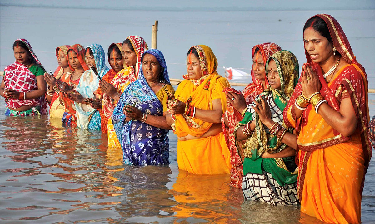 Chhath Puja: जानें वे 7 फल जो छठी मइया को हैं सबसे प्रिय, इनके बिना अधूरी मानी जाती है पूजा!