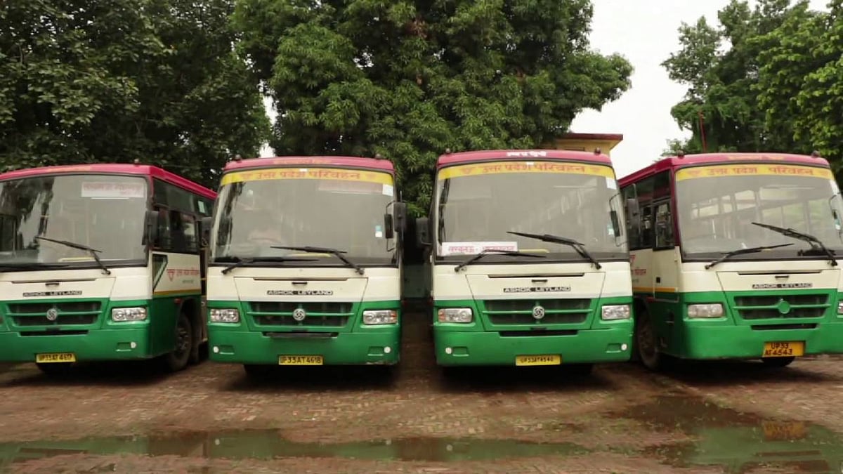 योगी की पोशाक से लेकर रोडवेज की बसों तक, अब सबकुछ भगवा है यूपी में