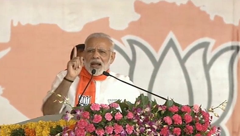 न कोई ऐलान, न कोई वादा, सिर्फ जुमलों की बारिश  करके ही गुजरात से लौट गए मोदी