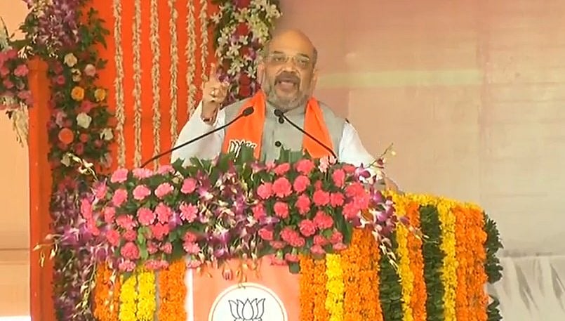 न कोई ऐलान, न कोई वादा, सिर्फ जुमलों की बारिश  करके ही गुजरात से लौट गए मोदी