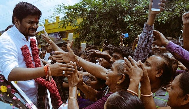 गुजरात में बीजेपी ने मीडिया को दिया है अमित शाह के खिलाफ खबर न दिखाने का आदेश: हार्दिक पटेल