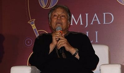 विनाशकारी ताकतों से लड़ने का यह सही वक्त: अमजद अली खान