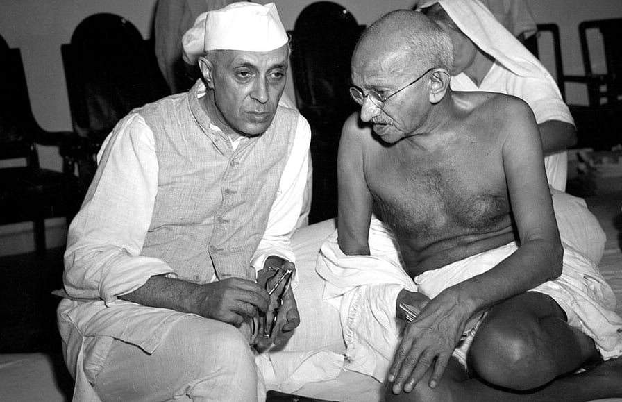 नेहरू ने गांधी के विचारों पर चलकर भारत को आधुनिक विश्व के सामने खड़ा किया