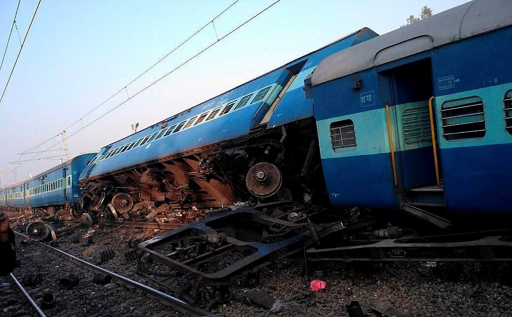 मानिकपुर रेलवे स्टेशन के पास वास्को डि गामा-पटना एक्सप्रेस के 13 डिब्बे पटरी से उतरे, 3 की मौत, 9 घायल