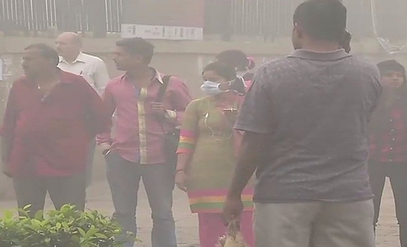 दिल्ली-एनसीआर में प्रदूषण इमरजेंसी, स्कूल-कालेज बंद, धुएं और धुंध से कोई राहत नहीं