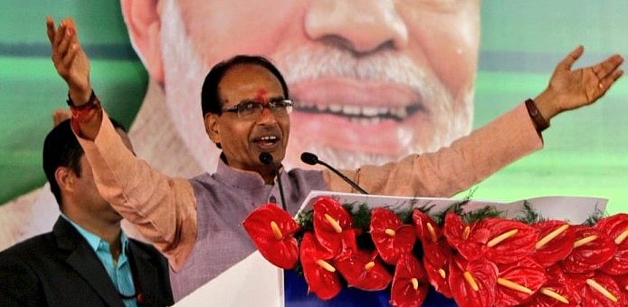 अब सीएम शिवराज ने दिया बेतुका बयान, स्कूली कार्यक्रम में बोले- मां-बाप को मम्मी-डैडी बोलना एक ‘बीमारी’