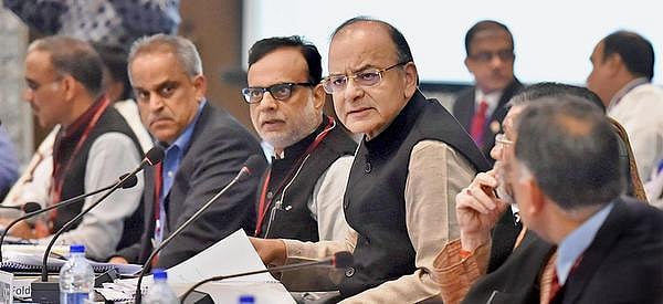 गुजरात चुनाव के लिए मोदी सरकार ने जीएसटी पर घुटने टेके, घटाई दरें, फैसले के खिलाफ हाईकोर्ट में याचिका दायर