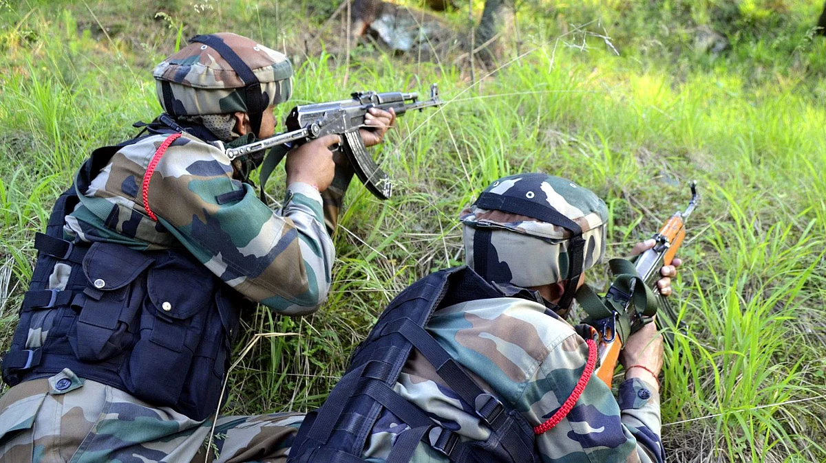 जम्मू-कश्मीर: तीन आतंकी मारे गए।