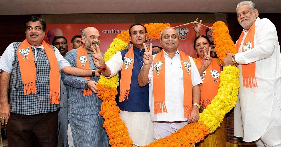 विजय रूपाणी होंगे गुजरात  के अगले सीएम, बीजेपी विधायक दल की बैठक में लगी मुहर