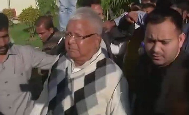 चारा घोटालाः  विशेष सीबीआई कोर्ट ने लालू यादव को दोषी करार दिया, मामले के अन्य आरोपी जगन्नाथ मिश्र बरी 