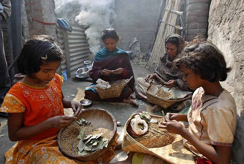 मोदी सरकार के आने के बाद देश में बढ़ी गरीबी, वैश्विक रिपोर्ट के आंकड़ों से सामने आई सच्चाई 