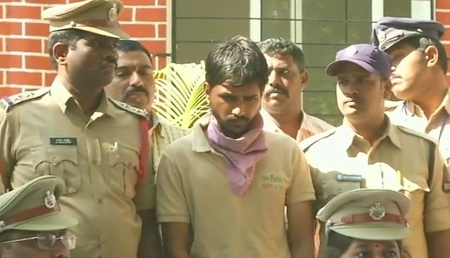 हैदराबाद में सिरफिरे प्रेमी ने लड़की को जिंदा जलाया, इलाज के दौरान लड़की की मौत