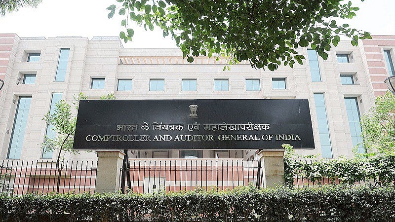 आखिर क्यों कुछ नहीं कर रही मोदी सरकार मुकदमेबाजी में फंसे सवा लाख करोड़ पाने के लिए, कैग रिपोर्ट से खुलासा