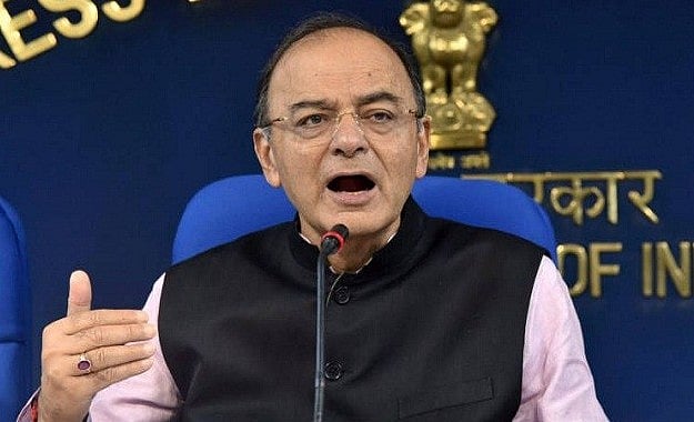 साल खत्म होने से पहले जनता को झटका, पीएफ समेत कई बचत योजनाओं पर सरकार ने घटाई ब्याज दर