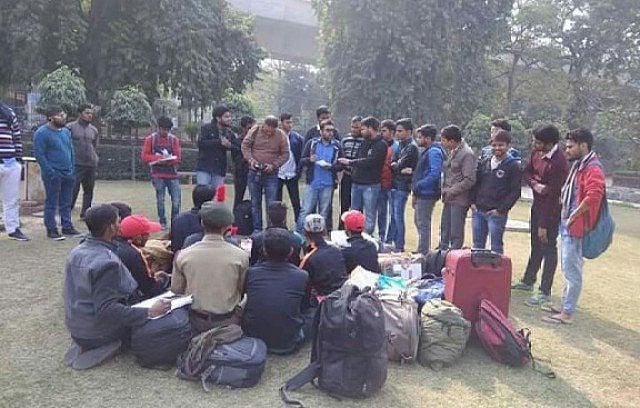 दाढ़ी रखने पर जामिया के दस एनसीसी कैडेट कैंप से  निष्कासित, एनसीसी अफसर ने कहा, “यह मोदी की सरकार है, मुलायम की नहीं”