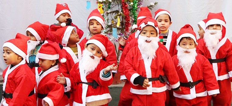 योगी राज में भगवा संगठन का तुगलकी  फरमान, कहा-अलीगढ़ के स्कूलों में क्रिसमस नहीं मनाने देंगे