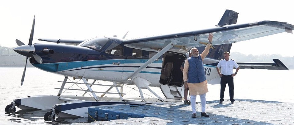 गुजरात में फेल होने लगे सारे प्लान, तो पीएम मोदी ने अपनाया ‘सी-प्लेन’