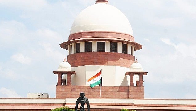 सुप्रीम कोर्ट ने सरकार के इरादों पर लगाई मुहर, 31 मार्च 2018 तक आधार से बैंक खातों, मोबाइल और अन्य  सुविधाओं को लिंक करना जरूरी 