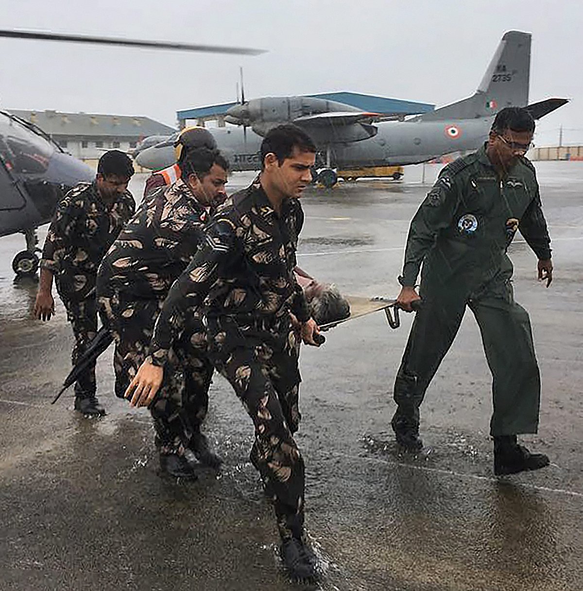 ओखी तूफान की तबाही और ईद मीलादुन्नबी का जश्न