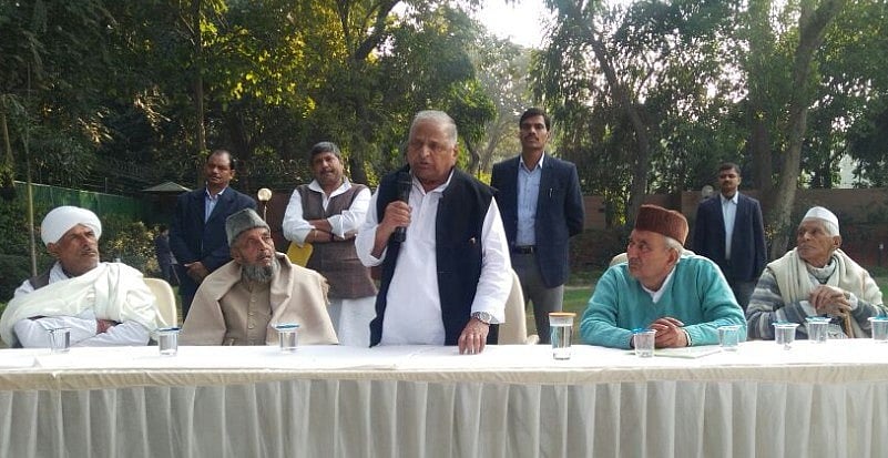 मुजफ्फरनगर में जाटों-मुसलमानों को करीब लाने की मुलायम सिंह की पहल, लेकिन क्या मिट पाएगी 2013 के दंगों के बाद पैदा हुई खाई?