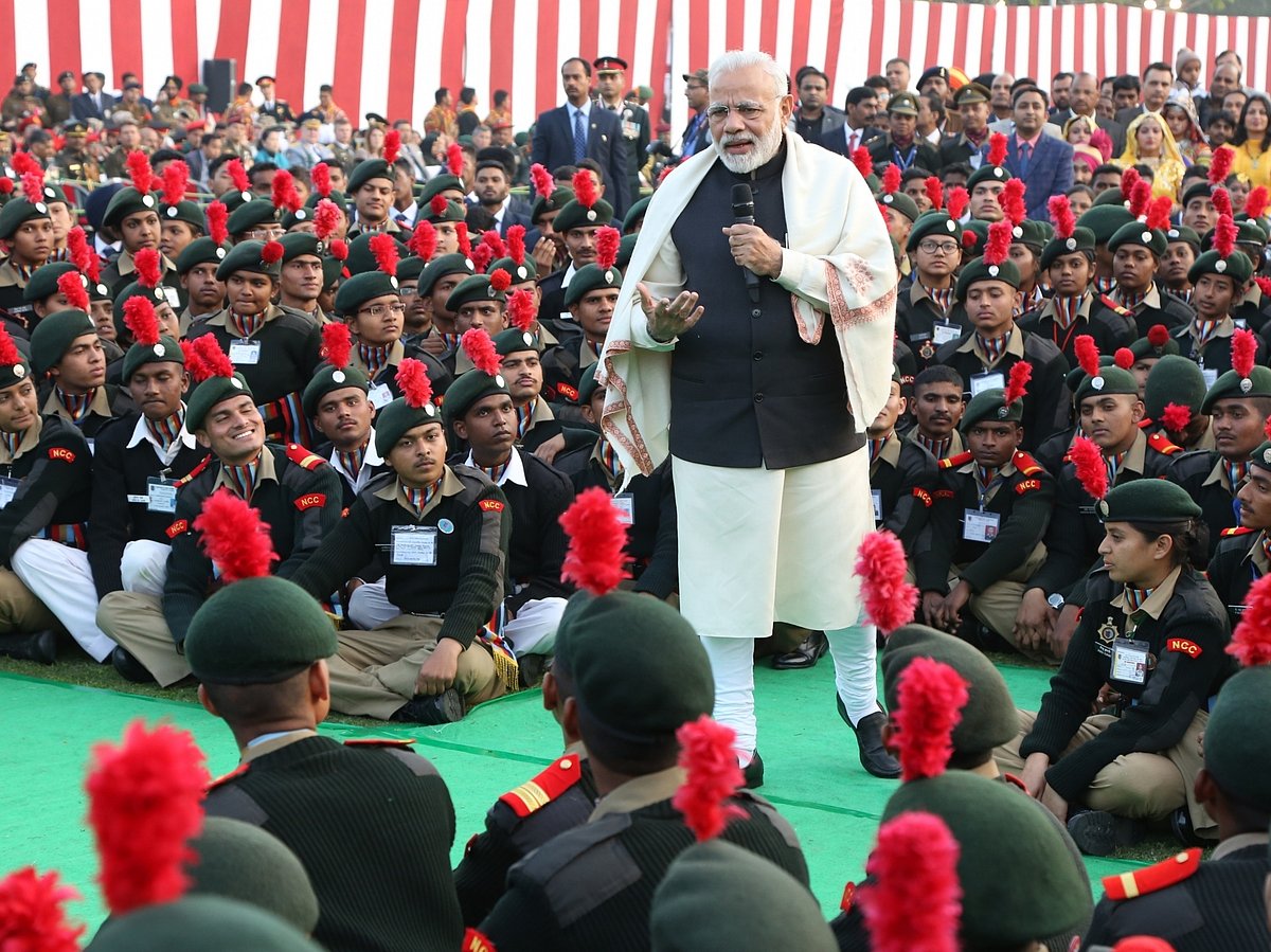 विष्णु नागर का व्यंग्य: सपने बेचने वाले मोदी जी!