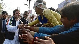अमेठी दौरे के दूसरे दिन राहुल गांधी का रोड शो, स्वागत में सड़कों पर उमड़ा जनसैलाब
