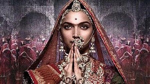 ‘पद्मावत’ पर रोक के लिए दायर पुनर्विचार याचिका खारिज, सुप्रीम कोर्ट ने एमपी-राजस्थान की सरकारों को लगाई फटकार