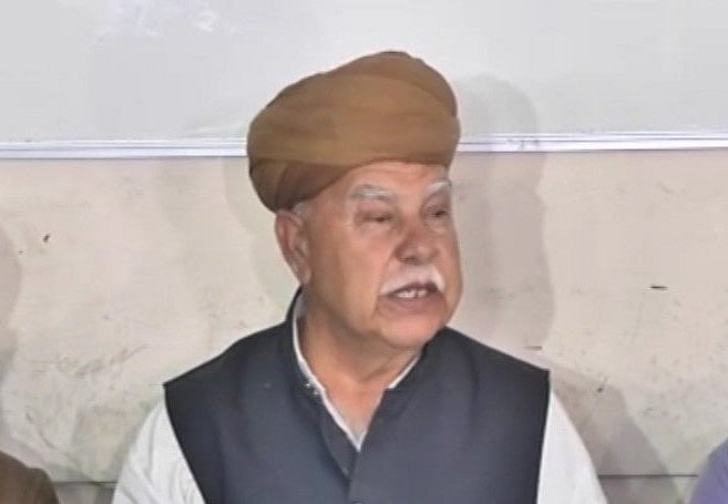 ‘पद्मावत’ को लेकर करणी सेना की धमकी, किसी कीमत पर रिलीज नहीं होने देंगे फिल्म 