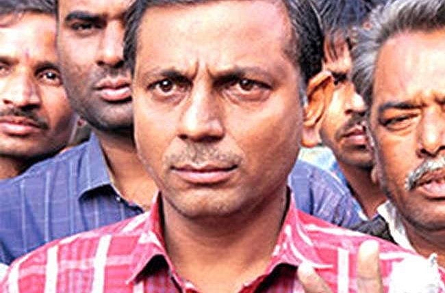 पीएम मोदी के गृह राज्य गुजरात में इंसानियत शर्मसार, थाने में दलित से चटवाए गए पुलिस वालों के जूते