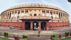 आज राज्यसभा में पेश होगा तीन तलाक का बिल, सरकार और विपक्ष में टकराव के आसार