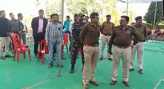 एमपी में  ‘पद्मावत’ के गाने पर स्कूली बच्चों का डांस, करणी सेना ने विरोध में की तोड़फोड़, एक बच्चा घायल 