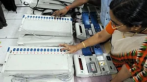 राजस्थान और पश्चिम बंगाल में मतदान जारी: और इस वक्त की दूसरी बड़ी खबरें, देखें वीडियो