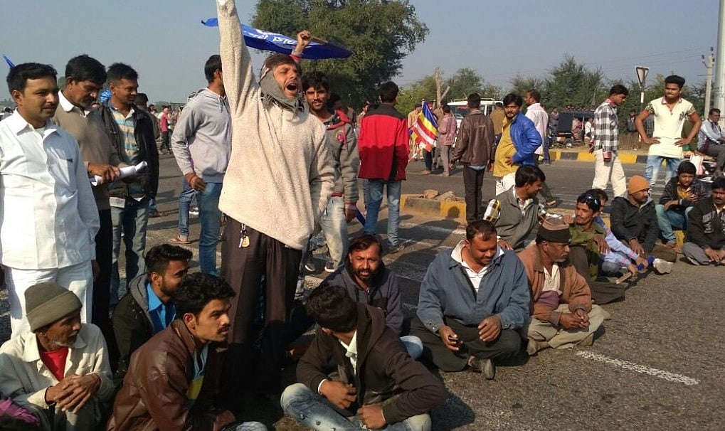 महाराष्ट्र के बाद बीजेपी शासित गुजरात, यूपी, एमपी पहुंची दलित आंदोलन की चिंगारी
