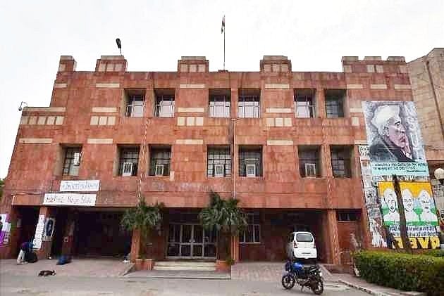 जेएनयू में दलित-आदिवासी छात्रों के खिलाफ गुप्त जातिवाद उजागर करने वाली संसदीय समिति  की रिपोर्ट पर मोदी सरकार चुप