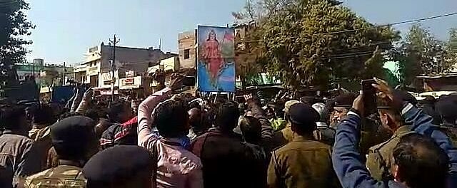 मध्य प्रदेश के विदिशा जिले में क्रिश्चियन कॉलेज में भगवा कार्यकर्ताओं का उत्पात, करना चाहते थे ‘भारत माता’ की आरती 