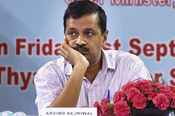 ‘लाभ के फेरे’ में फंसी ‘आप’ को अपनों का ताना, विपक्षी पार्टियों का मिला सहारा
